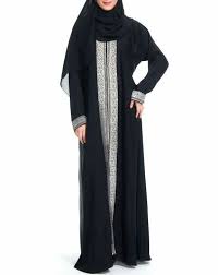 Memang sepele dan dijamin enggak kepikiran nih kenapa ban dibikin berwarna hitam. Jubah Abaya Hitam Dubai Koleksi Akilah Sulaman Berwarna Perak Di Hadapan Jubahdan Di Pergelangan Lengan Tudung Labuh Dan Desain Abaya Gaya Abaya Gaya Busana