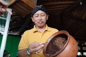 17.01.2022 · 14 manfaat madu klanceng bagi kesehatan, kurangi morning sickness dan cegah kanker ; Kisah Sugeng Kembangkan Madu Klanceng Berawal Dari Pintu Triplek Hingga Jadi Percontohan Halaman All Kompas Com