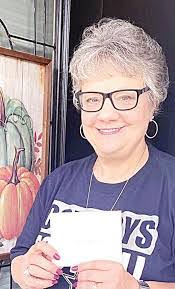 Mary Raska's Instagram, Twitter & Facebook