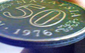 Matawang 100 ribu pesos yang dikeluarkan bank negara filipina pada tahun 1998, mempunyai saiz 35.6 cm panjang dan 21.6 cm lebar, lebih besar berbanding saiz kertas a4. 5 Duit Syiling Paling Mahal Di Dunia Yang Pernah Dijual Iluminasi