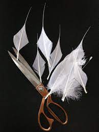 Shaping Feathers Www Etsy Com Uk Shop Tillyellenmillinery Fancy Hats Millinery Hats Fascinator Diy