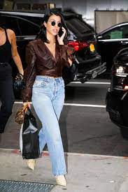 Kourtney kardashian grey new balance mesh sneakers street style 2020 on sassy daily. Kourtney Kardashian Style 101 How To Copy Her Look College Fashion