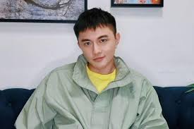 After a year in the industry, his career took an uphill turn when he snagged major roles in several tv series which saw his potential in acting skills. S Pore Actor Shane Pow Breaks Silence With Apology After Mediacorp Termination Due To Drink Driving Charge Entertainment News Top Stories The Straits Times