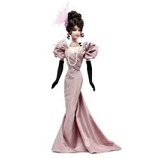 En parallèle de ces créations pour cher, whitney houston, judy garland ou encore diana ross, ce styliste américain a conçu de nombreux costumes pour habiller barbie. 12 Barbies Qui En Plus D Etre Exclusives Coutent Extremement Cher