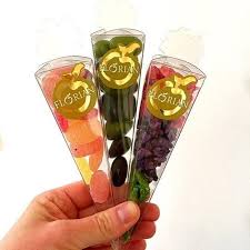 Un Bouquet De Douceurs Pour Noel Noel Chocolat Douceurs Confiserie Produitsdusud Epiceriefine Frenchriviera Te Cool Packaging Voss Bottle Glassware