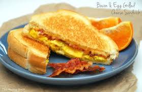 Tumis sosis dengan margarin sebentar saja. Mau Sarapan Yang Nggak Sekadar Kenyang Bikin 7 Resep Sandwich Sederhana Ini