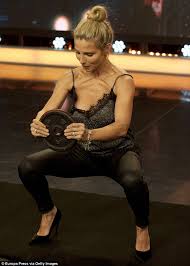 Ten funny spanish insults to use in various situations are in one place. Elsa Pataky Shows How She Maintains Her Perfect Butt On El Hormiguero Daily Mail Online
