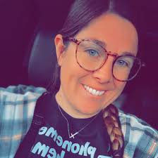 Is this old?😭 I grabbed it from a snack basket earlier today and i'm not  sure how to read the date. I'm assuming it's not but the year says 20. i've  slipped