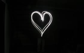 Black And White Broken Heart Wallpaper It S A Shame You Broke My Heart Heart Wallpaper Black And White Love Heart Lights