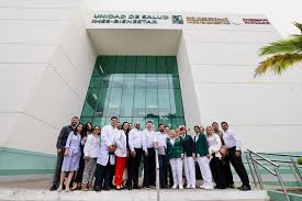 Frente al estadio de los Tomateros, el Centro de Salud con Servicios  Ampliados de Culiacán (CESSA), se destaca como un centro de salud moderno y  atractivo. Durante el recorrido de supervisión encabezado