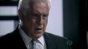 César fica perplexo com revelação de Edith