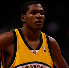 Kevin Durant scores 63 points in Seattle pro-am