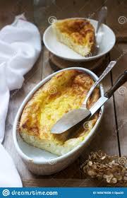 Der bulgarische kuchen ist tatsächlich eines der nationalen symbole bulgariens. Banitsa Ein Traditioneller Bulgarischer Oder Balkan Filo Kuchen Mit Feta Kase Sausauer Milch Und Eiern Gefullt Rustikaler Stil Stockfoto Bild Von Draht Salzig 165619028