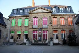 Le Musee De L Illustration Jeunesse Patrimoine Du Conseil General De L Allier Propose Au Public De Decouvrir L Etonnante Histoire Livre Anime Musee Le Moulin