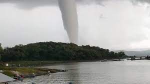 Buku mimpi 2d arti mimpi angin puting beliung yang ada di depan mata, anda akan mengalami kenaikan kondisi finansial. 6 Arti Mimpi Angin Kencang Hingga Melihat Puting Beliung Tak Melulu Pertanda Buruk Tribun Jogja