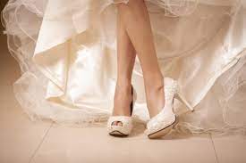 Ad ogni regina piace il suo re, ad ogni sposo la sua sposa (plauto) hai solo l'imbarazzo della scelta! 15 Scarpe Da Sposa Col Tacco Alto Femminili Ed Eleganti D It Repubblica