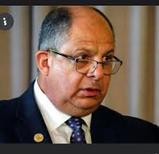 Expresidente Guillermo Solís cataloga como amenaza de guerra palabras de  Chaves Esto dijo Solís: “Fue más que eso, que es el insulto final que el  presidente utiliza con frecuencia. Dijo que él