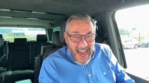 Ein Hahn der nicht zu stoppen ist und ein hochriskanter Waldspaziergang.  Klingt mal wieder nach völliger Eskalation bei der fast jeder zum Schuss  kommt 😁. Viel Spaß, euer Olli!!!☝🐔🤣