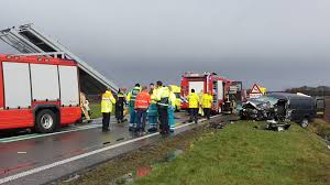 Volgens de politie zijn meerdere mensen gewond geraakt. Twee Doden Bij Aanrijding Op N34 Bij Borger Nos