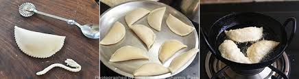 Sweet somas is a light crescent shaped traditional sweet that is prepared during diwali festival. Sweet Somas Recipe Karchikai Recipe Karanji Recipe