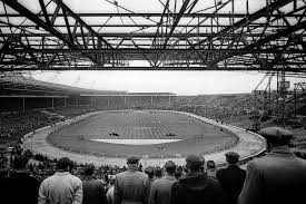 Wembley stadium (branded as wembley stadium connected by ee for sponsorship reasons) is a football stadium in wembley, london. Wembley Stadion 1962 British Home Championship 1962 63 England Vs Wales