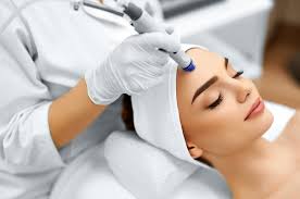 The Science Behind Glowing Skin: How Facials in Dubai Transform Your Look