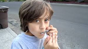 Snoopy's harp 1969 vintage jaw harp featured in the movie a boy named charlie brown. Playing Snoopy Harp Youtube