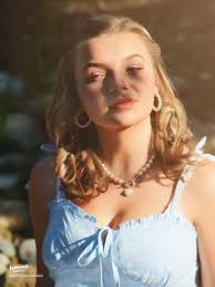 Capturing Senior Moments in the PNW Botanical Garden