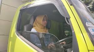 Lowongan kerja pt permata karya jasa (pgn group). Wanita 22 Tahun Lebih Memilih Jadi Supir Truk Ketimbang Jadi Sarjana Demi Hidupi 3 Adiknya Tribun Batam