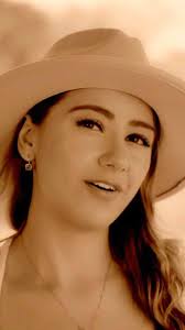 Kiki Bello (@kikibellomusic) • Instagram photos and videos