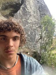 Looking for a climbing buddy. 🤗 Got quick draws, atc etc… got enough gear  except of a rope. Would love to go climbing in Paines.