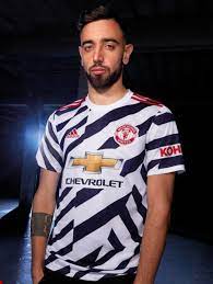 The 3 stripes, placed on the shoulders of the shirt, are also white. New Manchester United Zebra Jersey 2020 2021 Mufc Third Shirt 20 21 Zigzag Stripes Football Kit News