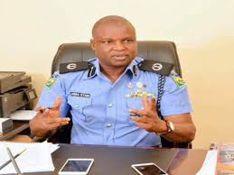 The operation was carried out by the inspector general of police intelligence response team led by dcp abba kyari and other security forces. The Trent On Twitter How Nigerian Police Boss Abba Kyari Flew To Hushpuppi S Dubai Mansion For Vacation Fbi Https T Co 5tqzvby4od