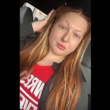 Justine Rees's Instagram, Twitter & Facebook