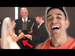 Mais derrière ce visage d'ange se cache toujours un mauvais caractère. Impossible De Ne Pas Rire Les Pires Videos De Mariage Youtube