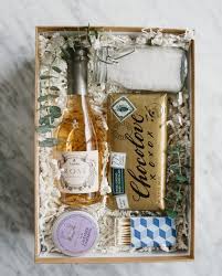 Cependant, il n'est pas facile de trouver le meilleur cadeau pour satisfaire une maman à noël et donc, voici notre guide pour vous aider à trouver le cadeau qui fera pétiller le sourire de maman au. Epingle Sur Cadeaux