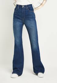 Vous connaissez certainement le jean flare. Levi S 70s High Flare Jean Flare Standing Steady Denim Bleu Fonce Zalando Fr