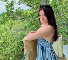 Phim đạt doanh thu cao nhất mọi thời đại của màn ảnh việt năm 2017. Kaity Nguyá»…n Chau Bui Kiá»u Trinh Tháº¿ Nao Sau Em ChÆ°a 18 Giáº£i Tri