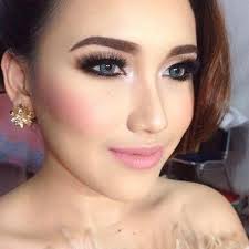 Melalui kolom komentar di halaman petisi, tertera beragam komentar dari akun yang turut menandatanganinya. Ayu Tingting Ayutingting 92 Twitter