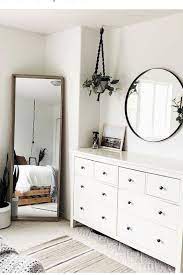 Minimalism Design Idea Bedroom Furniture Chest Of Drawers White Bedroom Chest Design Drawers Furniture I Simple Bedroom Simple Bedroom Decor Bedroom Decor