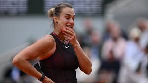 Número 1 do mundo, Sabalenka leva virada e é eliminada de Roland Garros