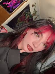 Libby Langford's Instagram, Twitter & Facebook