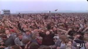 Estimates of the crowd size run every where up to 1,600,000. Metallica Enter Sandman Live Moscow 1991 Youtube