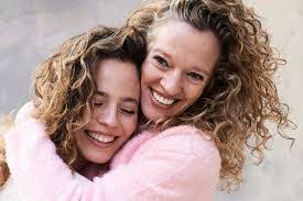 Ashlyn Elliott's Instagram, Twitter & Facebook