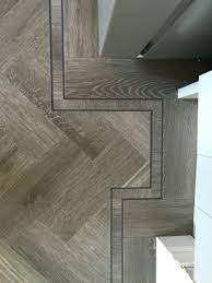 Close Up Of Simple Border To Frame A Room Use A Cross Grain Strip From Amtico Signature To Contrast The Fl Luxury Vinyl Tile Flooring Amtico Flooring Flooring