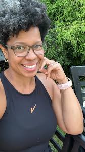 Tomar 10-15 minutos (20 minutos si está nublado) de sol a 1era hora de la  mañana tiene excelentes beneficios para tu salud 💚 y es FREE!