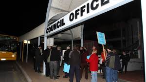 Corporate boards usually include a subset of the board called the compensation committee. Council Ceo Pay To Be Set By Independent Umpire Not The Council The Advertiser
