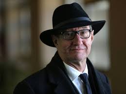 Celebro que me echen de menos. Sería terrible que me echaran de más”