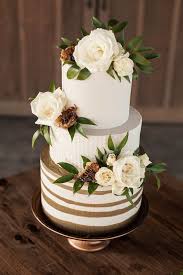 Honey Themed Farm To Table Kansas City Wedding Inspo With Images Unusual Wedding Cakes Country Wedding Cakes Wedding Cake Frosting