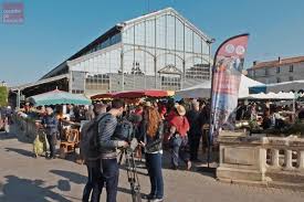 Récemment élu plus beau marché de france par une célèbre émission télévisée, le marché de montbrison vaut absolument qu'on s'y attarde. Niort Les Halles Au Journal De 13 Heures De Tf1 Niort Maville Com